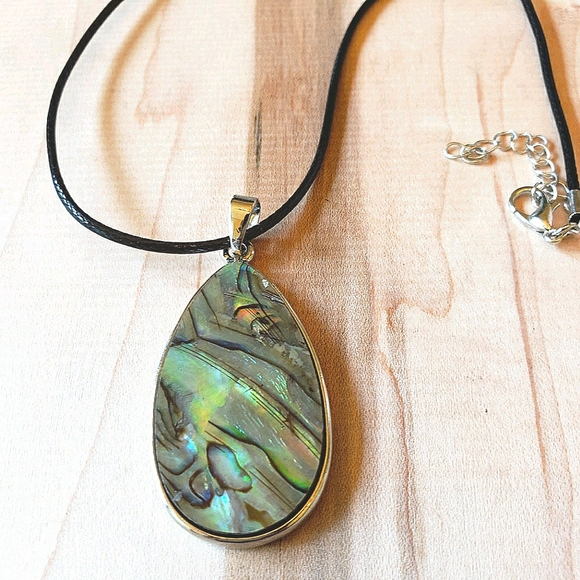 Jewelry - Abalone Shell Pendant Necklace Teardrop Ch…